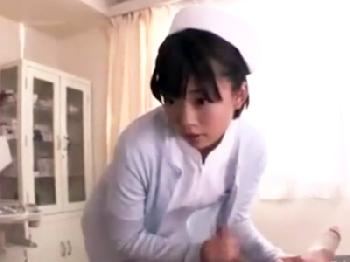 巨大オッパイ看護師が欲情した患者に襲われ医者も交えて3Pファックする展開に美少女看護婦のエロ動画