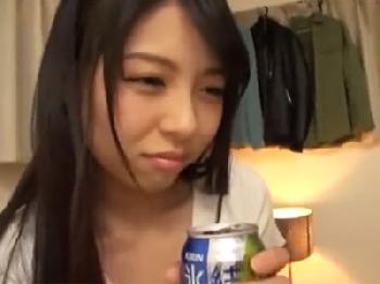 まな板おっぱい の童顔系美形少女をお酒の力で篭絡→ガチパコ大成功美少女ロリぶっかけあおいれなのエロ動画