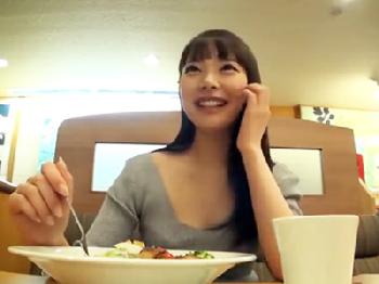 ナンパで捕まえたお姉さんを家に連れ込んで結局顔面射精パコ素人顔射のエロ動画