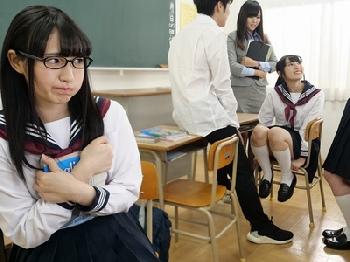 めがねを外した私そっくりな転校生が!?生き写しのような美形少女は正反対の痴女だった女子校生美少女ロリ3P河奈亜依横山夏希秋月...