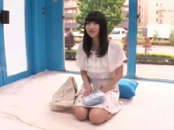 清楚清純系な素人美形お姉さんが全身媚薬オイル塗れでマジックミラー号ハメされてアクメ顔披露美少女ぶっかけのエロ動画