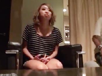 海の家でアルバイトするデカパイギャルと生パコ→無許可中出しで否応なく受精巨乳ナンパのエロ動画