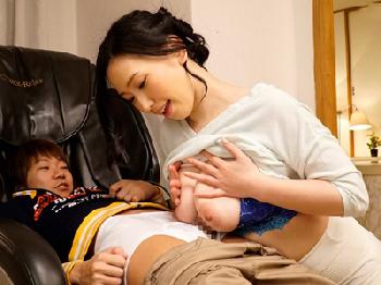 ショタコンお姉ちゃんがデカパイで弟の友人を誘惑し中出し交尾巨乳お姉さん痴女佐山愛のエロ動画