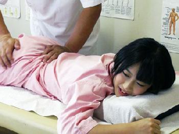 セクハラ施術が流出しまくって有名な歌舞伎町の整体院素人美少女盗撮マッサージのエロ動画