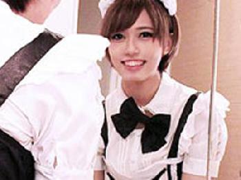 イベントのために日本にきた外国人コスプレイヤーのアルアルバイト素人美少女ナンパフェラのエロ動画