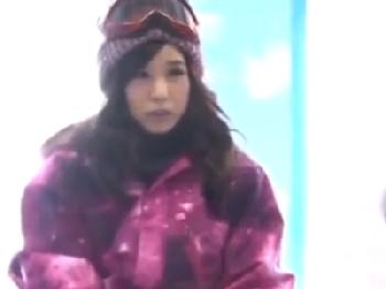 『ちょっとぉ』男友人と素股→我慢出来ずに挿入からの中出し！巨乳素人お姉さん盗撮のエロ動画