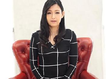 結婚11年目にしてデビューを果たした奇跡のボディの訳あり美人奥さん素人人妻顔射デビュー作のエロ動画
