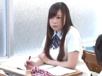 『私のアソコ舐めて…』巨大バストで可愛い女子校生が担任教師を誘惑巨乳美少女顔射乱交のエロ動画