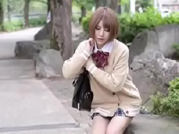 女子校生散歩の女の子を口説いて中出し濃密ハメ撮りファック素人美少女ギャルのエロ動画
