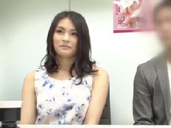 夫の要望でJAV出演させられた素人主婦が次々と男達に寝取られオーガズム人妻顔射ハメ撮り乱交のエロ動画