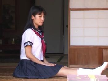 夏休みに遊びに来た純朴な姪っ子女子校生を色情させてハメ狂う美少女痴女近親相姦神宮寺ナオのエロ動画