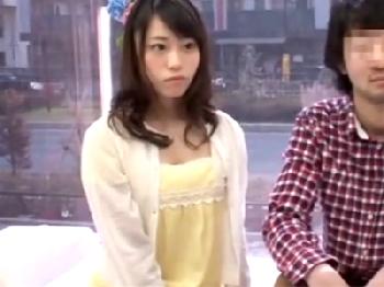 ちょっとキモい男友人と中出しセックスに至る隠れ売女ヤリマン系素人女子大生美少女お姉さん盗撮のエロ動画