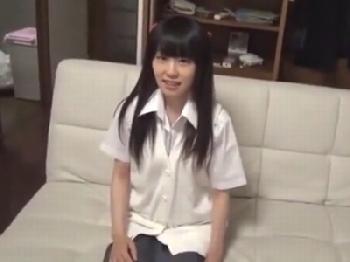 『なんか白いの出てきたぁ』無毛幼顔っ娘に濃い精液大量中出し素人女子校生美少女ロリパイパンのエロ動画