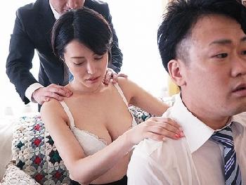 「こんなに…悪いんですか?」妹の急落した内申点を上げるために教師の言いなりになるお母さん巨乳人妻君島みおのエロ動画