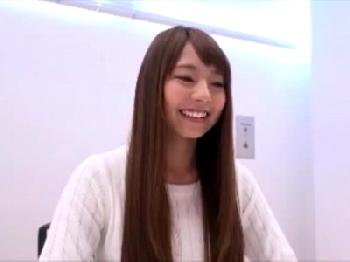 カフェで働くアイドル顔の女子大生が一人Hだけじゃモノ足らずJAVデビュー！素人美少女ハメ撮りデビュー作河南実里のエロ動画