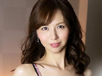 美魔女の称号が相応しい美人なアラフォーマダムがホテルで中出し浮気交尾素人人妻熟女ハメ撮りのエロ動画