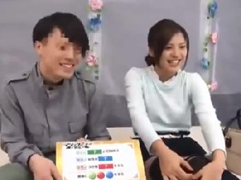 美形少女女子大生娘が友人とマジックミラー号で賞金獲得の為に仕方なく中出しファック素人美少女のエロ動画