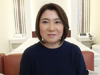 その辺歩いてそうな素人おばさんがアダルトビデオで豊満肉体交尾披露してしまうW痴女熟女ハメ撮りのエロ動画