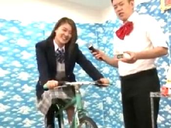 「ぇ?いやヤダぁ!見えちゃう…」罰ゲームでハメ倒されるギャル系女子校生素人ナンパのエロ動画