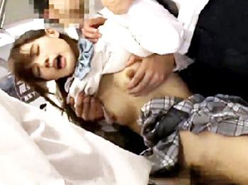 満員電車で媚薬を強引に蜜壷に塗り込まれた女子校生が欲情しすぎて理性を失いヤラれ放題美少女中出しイラマチオレイプ痴漢のエロ動画
