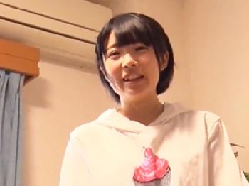 「きもちぃよぉ‥…」貧乳童顔妹と靴下履いたままのエッロい姿で濃密近親パコ美少女ロリ中出し近親相姦のエロ動画