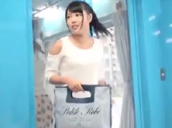 現役地下アイドルが10分イキ我慢できずに本番罰ゲーム素人ナンパのエロ動画