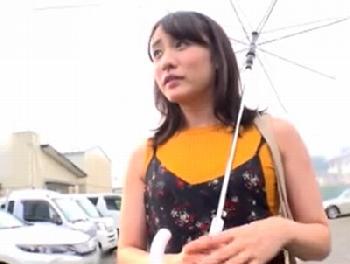 「あ～謝礼…ですか？」お金に困っている苦学生をナンパしてその場で即ズボ巨乳素人のエロ動画