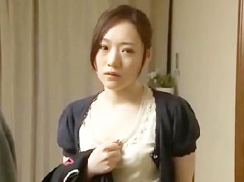 「最近全然シてないじゃん…」ダンナとご無沙汰なマダムが義理の父親の肉棒に尻まで濡らす近親パコ人妻近親相姦のエロ動画