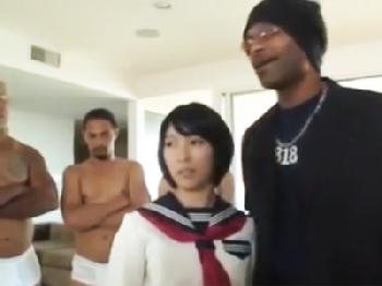 ジャパニーズ美形少女が前人未到の巨大チンポ黒人輪姦に挑戦→精液まみれで絶叫イキ!女子校生美少女痴女コスプレぶっかけ乱交のエロ...