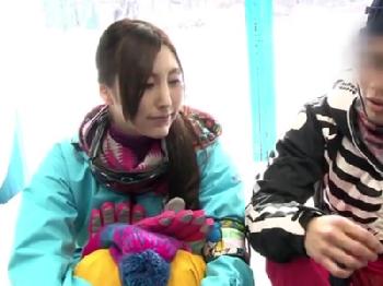 マジックミラー号でスキーの疲れを3Pマッサージで落とします！巨乳素人お姉さんのエロ動画