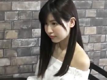 媚薬と催眠で理性がぶっ飛んだ美形少女が高速ピストンに身悶え狂う美少女顔射のエロ動画