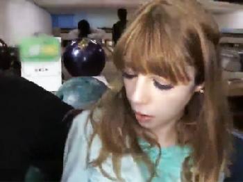 ハーフギャルをノーパンバイブ固定で連れ回してボウリング場パコ素人痴女顔射のエロ動画