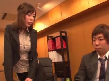 日焼け跡くっきりのいやらしい身体を仰け反らせ感じまくる美形少女巨乳美少女顔射のエロ動画