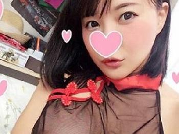 エロいおっぱいをプルンプルン揺らして自宅浮気ファックでイキまくるド淫乱奥様巨乳人妻中出しハメ撮り3Pのエロ動画