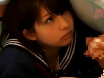 コタツの中でこっそり美形少女女子校生妹と‥美少女痴女中出し近親相姦のエロ動画