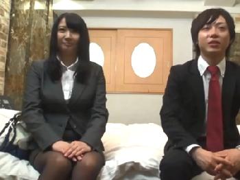 お金の誘惑に負けラブホテルで一線を越えてしまう同じ職場で働く2人巨乳素人OL中出し盗撮のエロ動画