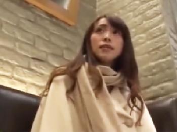 関西出身の美人奥さんさん刺激が足りてないそうなので鬼ピスハメして差し上げました素人お姉さん人妻ナンパのエロ動画