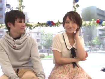 『ほんとにするんですか‥？』ショートヘアの美形少女女子大生が大学の同期とマジックミラー号で公開パコ巨乳素人美少女ロリ露出のエ...