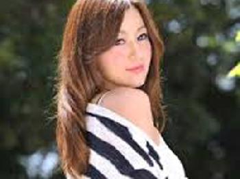 セクシーなお姉さんと気持ちよすぎる濃密濃密ファック巨乳尾崎ゆりあのエロ動画