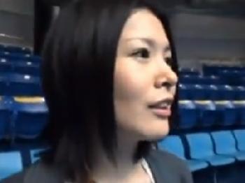 手コキと口づけの合わせ技で見事に精液ぶっこ抜いちゃう巨大バストお姉さん巨乳素人のエロ動画