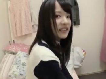 ベタ惚れ彼女のあべみかこと初交尾や子作りセックスを疑似体験美少女ロリコスプレ中出しのエロ動画