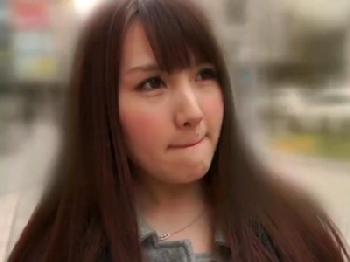 「え？撮ってるんですか？」YOUTUBEのインタビューだと騙した素人娘に中出しお姉さんのエロ動画