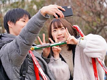 彼氏の先輩に馬乗りプレスされて快楽アクメ堕ちする美形少女美少女ハメ撮り架乃ゆらのエロ動画