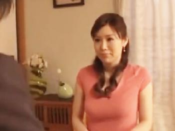 『なんか匂いするんですけど…』美人奥さんに精液付きパンティー渡した結果巨乳お姉さん人妻のエロ動画