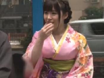 謹賀新年！初詣帰りにマジックミラー号に乗車→野球拳からなし崩しパコしちゃった素人娘W巨乳美少女のエロ動画