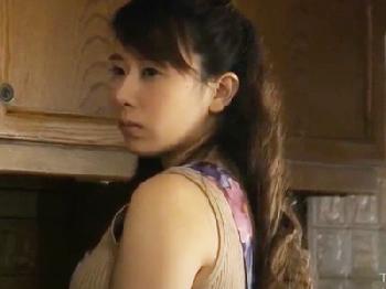 絶倫義理の父親に襲われるもその固さの虜になってしまう嫁巨乳人妻近親相姦のエロ動画