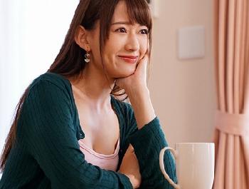 昔から美人だと思っていた母の友人が隣に引っ越してくることになり…Hな展開を想像せずにはいられない！痴女人妻希島あいりのエロ動...