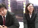 報酬欲しさにマジックミラー号で同僚とハメる素人オフィスレディを隠し撮りナンパ盗撮のエロ動画