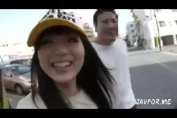 ガチ素人くんを逆ナンパパ！沖縄の巨大チンポ男子とハメ倒し！美少女お姉さんロリギャルのエロ動画