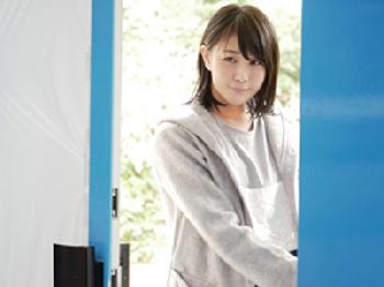 マジックミラー号で初めて夫以外に中出しされちゃう美人奥様巨乳素人人妻のエロ動画